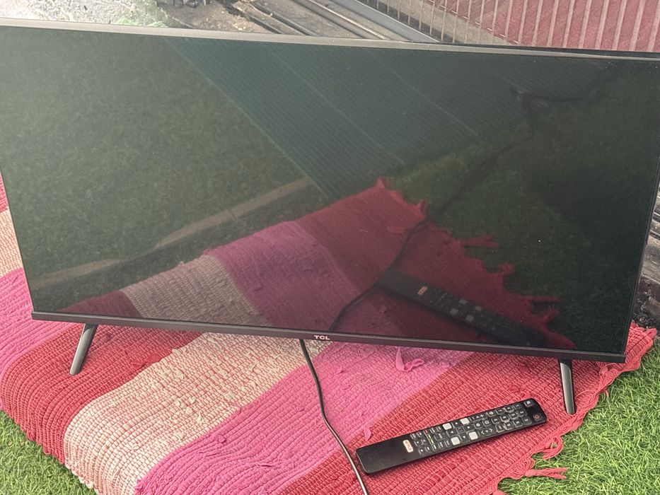 Продам телевизор TCL 32C60AKZ