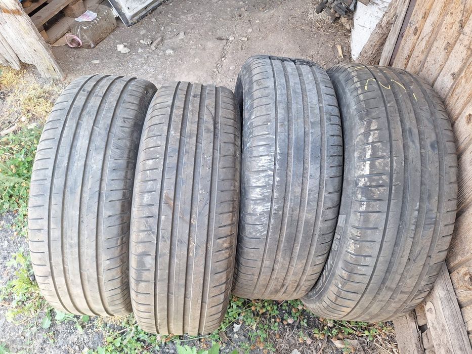 Гуми MISHELIN 225/65 R 17 
4- броя летни Rilot