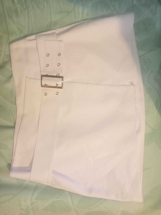 Къса розова пола