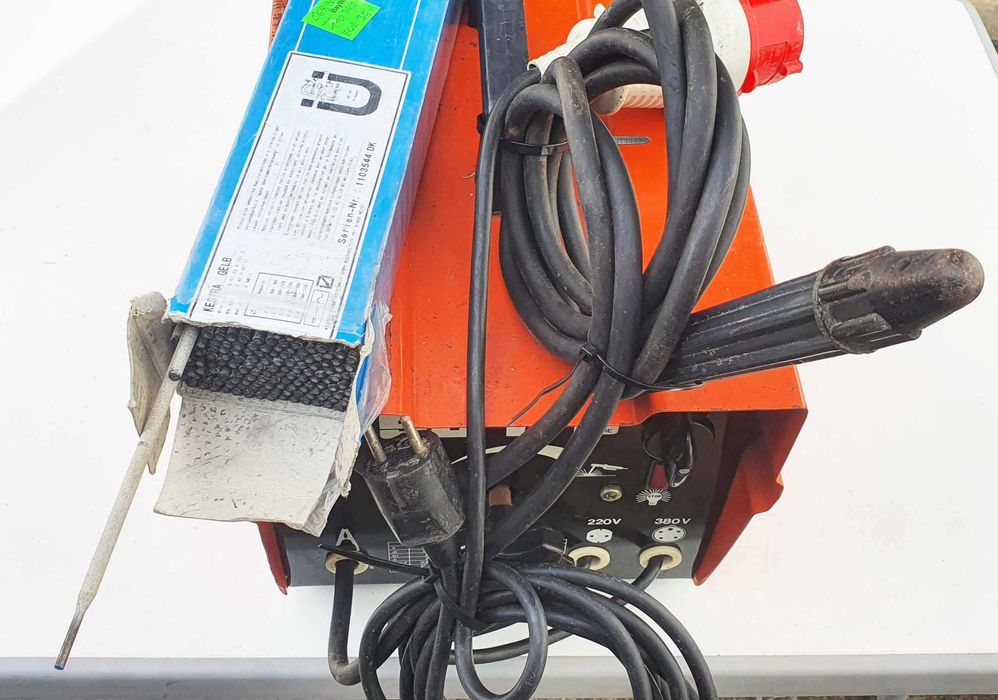 Einhel SG 170, aparat de sudura trifazic/ monofazic si cutie electrozi