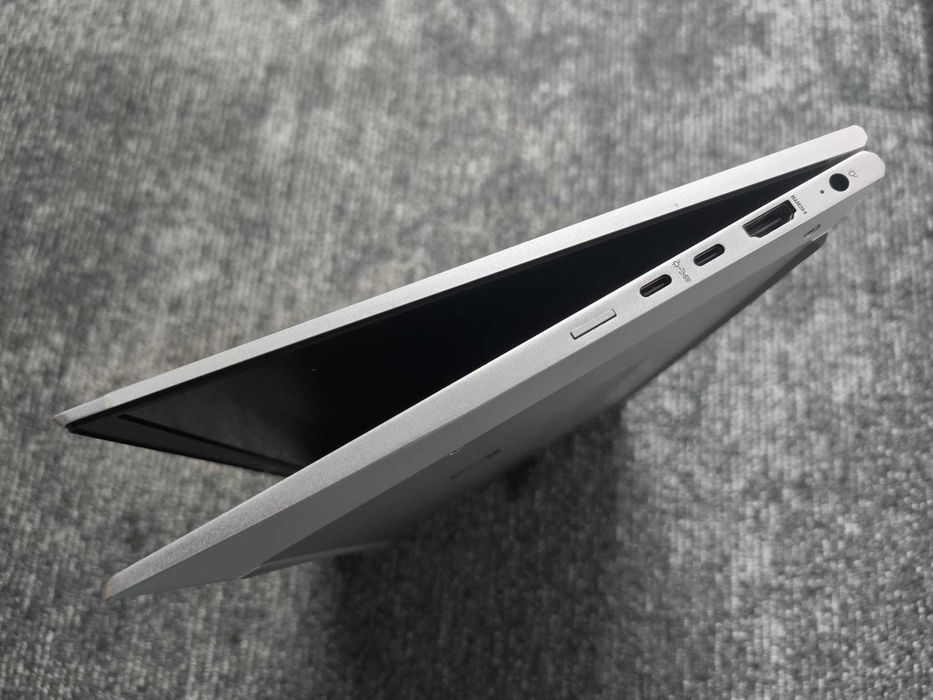 laptop HP EliteBook 845 G8 utilizat