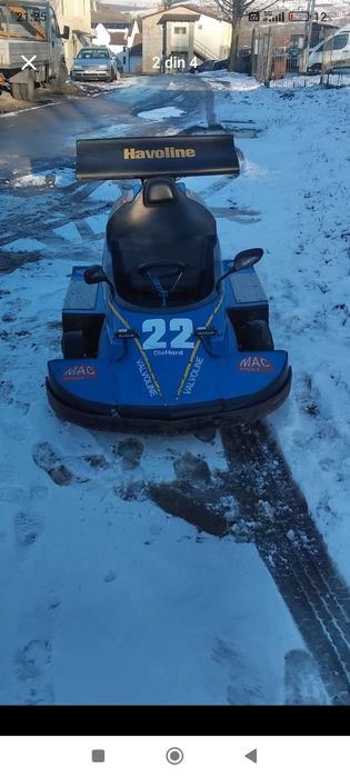 Vând două karturi la pachet unul de adulți și unul de copii