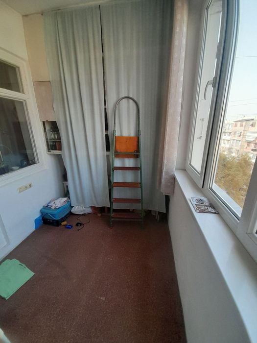 Юнусабад 19 Пансионат 2/5/5 балкон 2х6м, широкая прихожка