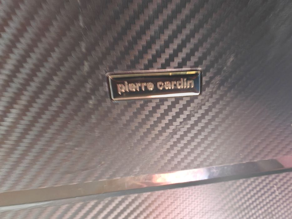 Продаю чемоданы б/у.