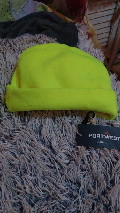 Căciulă sport galben fosforescent