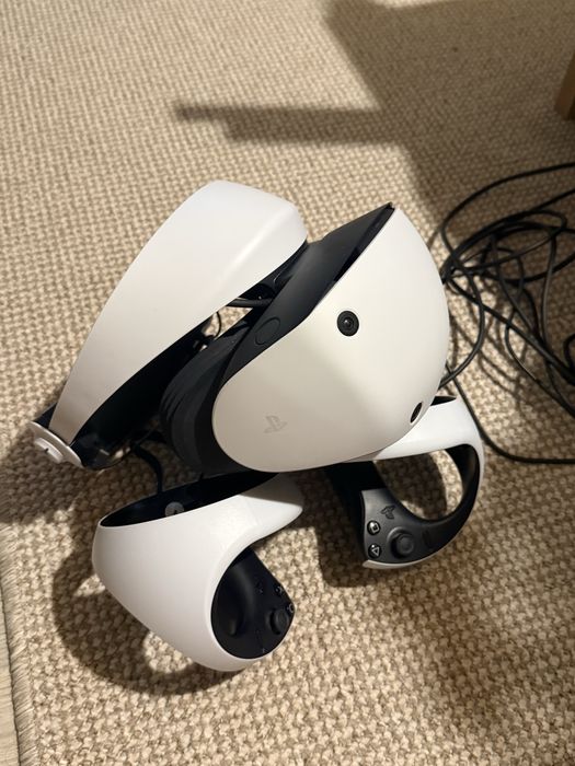 Ochelari PlayStation VR2 (PS VR2) + 2 Controllere + Cont Jocuri (FC26, BeatSaber,Bodycombat,Battlefield) | Garanție până în 16.04.2028