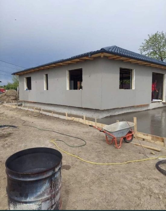 Case pe structura metalica