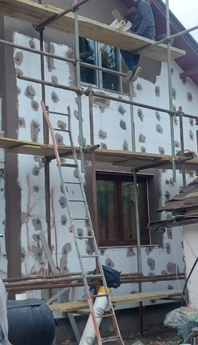 Execut lucrari în construcții interior-exterior si lucrari cu fier!