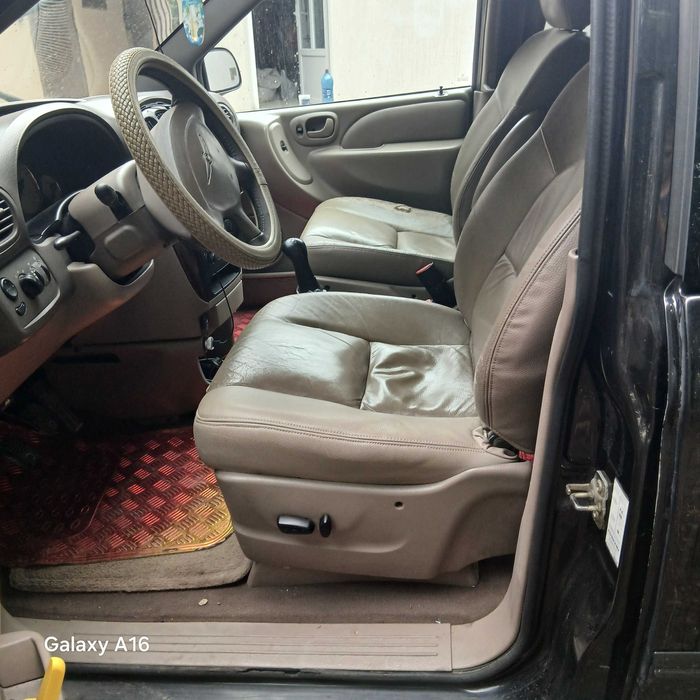 Chrysler voyager 2.5 diesel 7 locuri