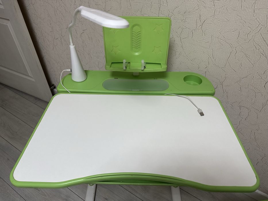 Продам детский стол