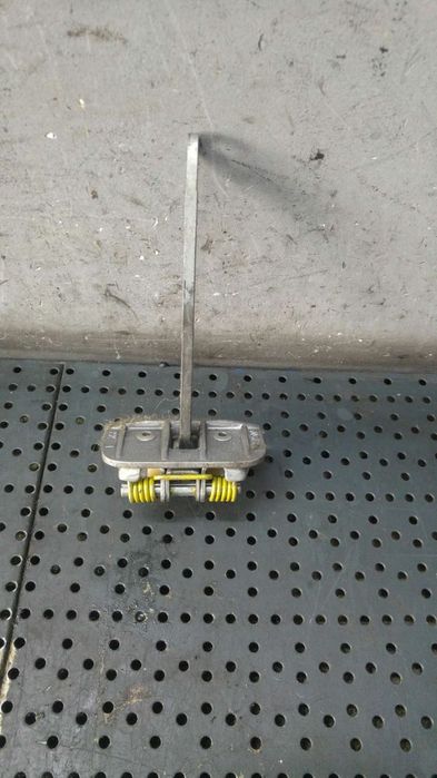 Opritor usa stanga spate audi a2 8z0