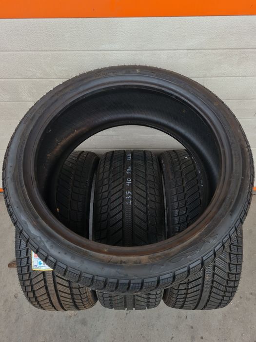 Зимни гуми 4 броя SYRON Everest1 235 40 R19