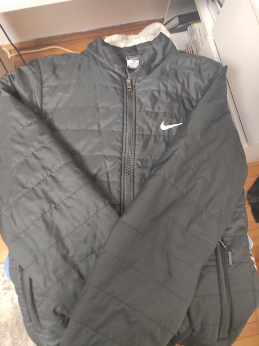 Geaca Nike marimea xs