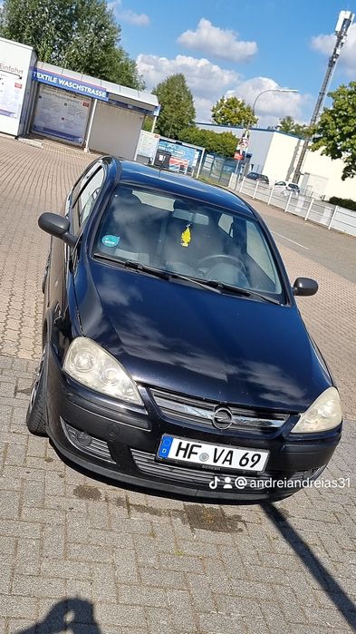 Mașina Opel corsa