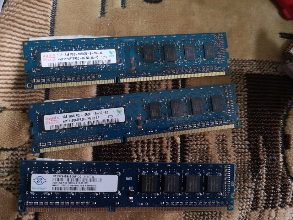Memorii ram Hynix  ddr3 de 1g si 2g PC3-10600U
