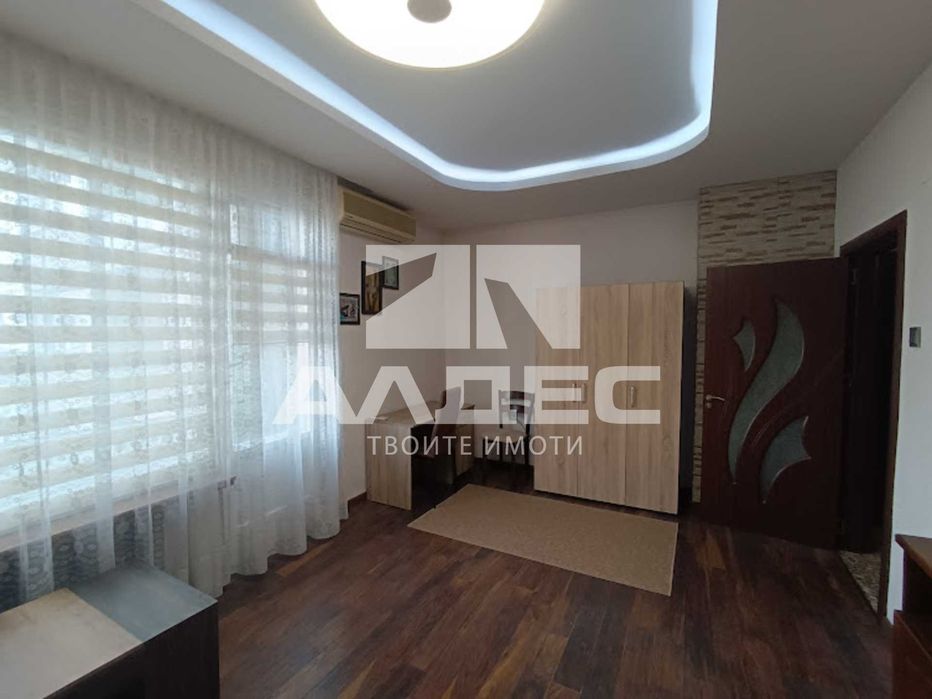 Продава се ремонтиран и обзаведен 3-ст. ап. в Хиподрума!
