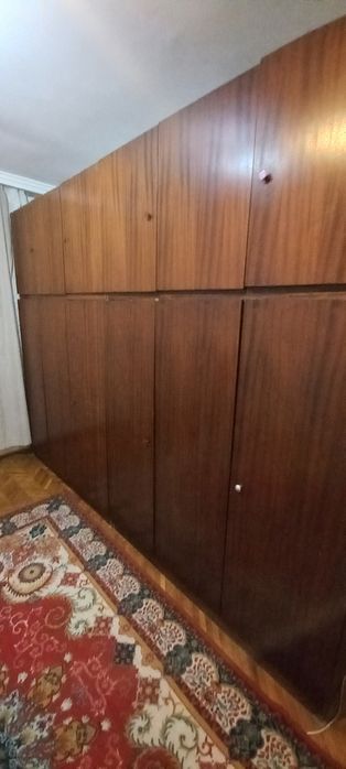 Голям шесткрилен  гардероб