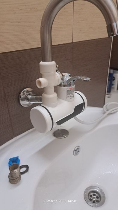 Încălzitor instant apă caldă