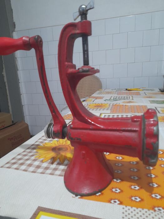 Mașină de tocat carne