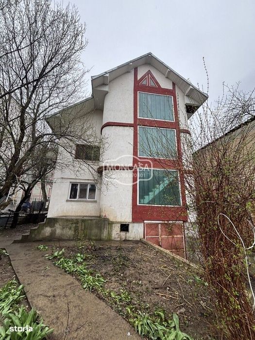 Vila  S+P+E+Pod ideala pentru investitie, teren 300 mp