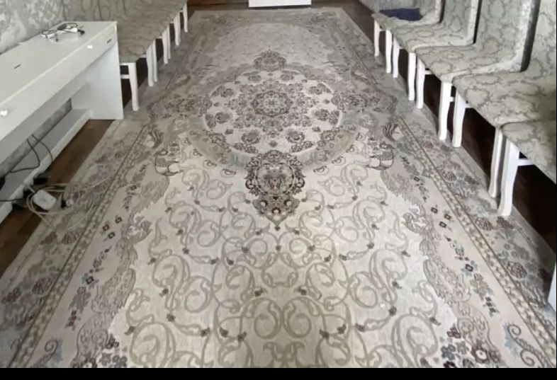 Продам ковер б/у