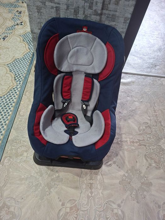 Продам автокресло детское б/у