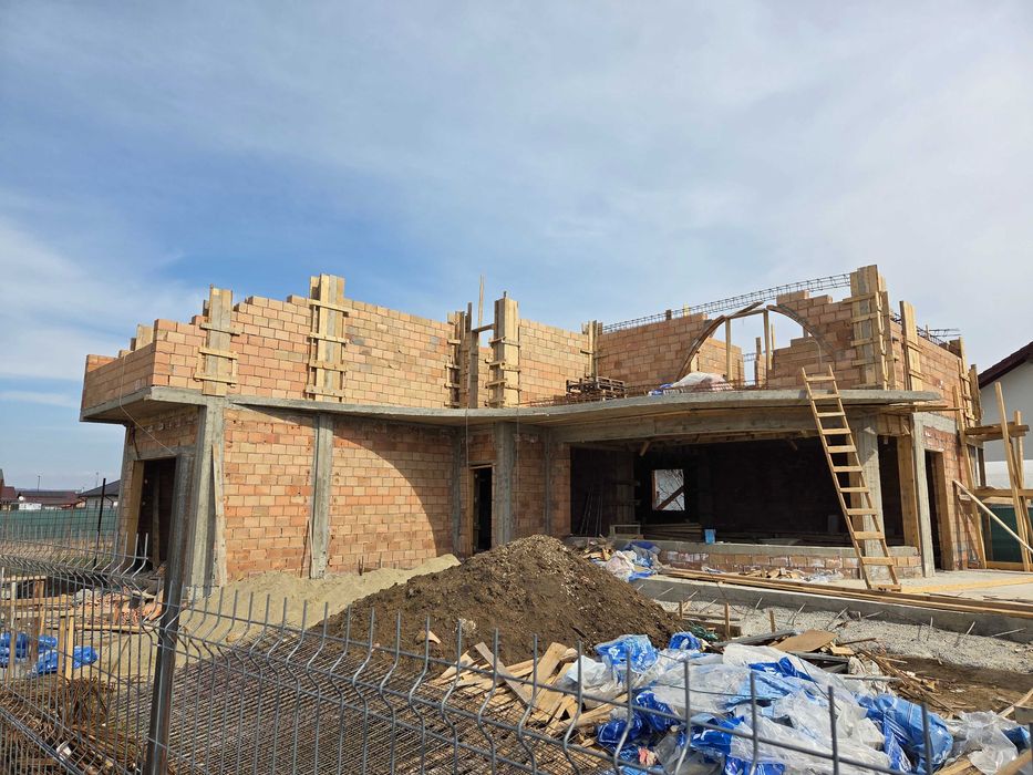 Construcții Case/Apartamente la roșu/finisaje| Beton, zidărie,izolații