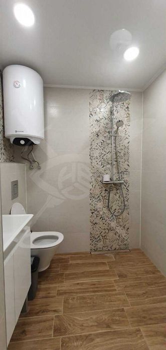 Дава се под наем Тристаен апартамент в Варна, Базар Левски - 77 кв.м за 648.21 € - Снимка #6