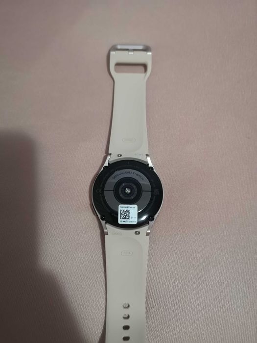 Samsung Galaxy Watch 4 Нов