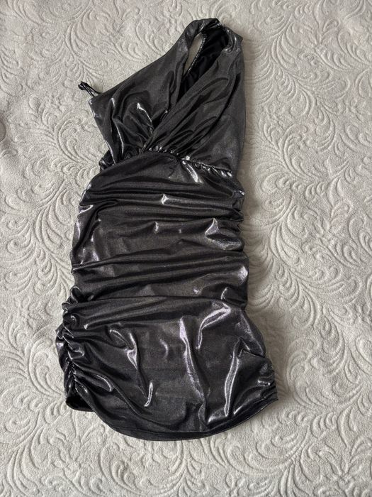 Рокля с едно рамо