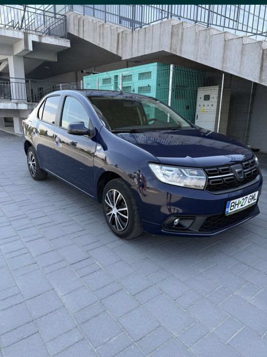 Vând Dacia Logan