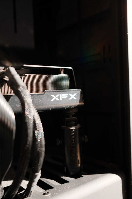 Гейминг компютър XFX Radeon RX7800XT + Ryzen 3600 + 32GB RAM