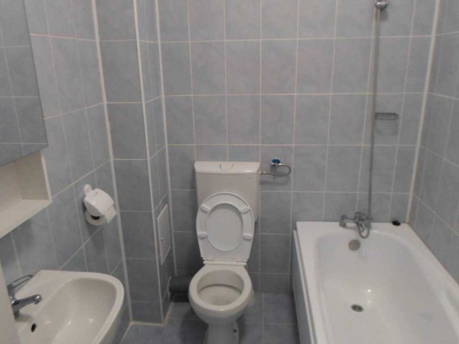 Garsonieră , an 2013 , 27 mp cu balcon de 4 m închis  , mobilată  în zona Dedeman, Giurgiului , et.  3/4 Str Nicolae Drăgan Nr 5 .