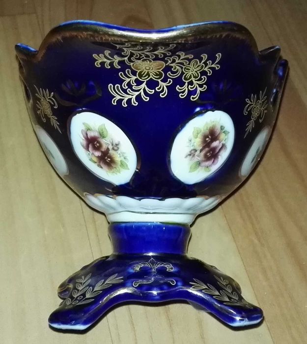 Ваза конфетница .