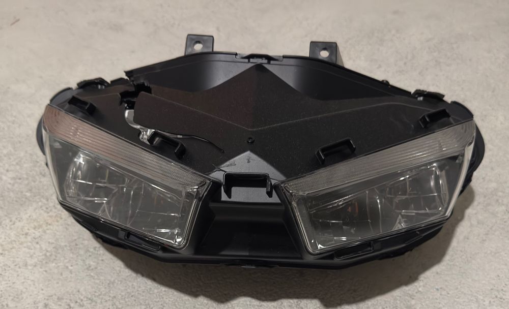 Фар Honda CBR650R