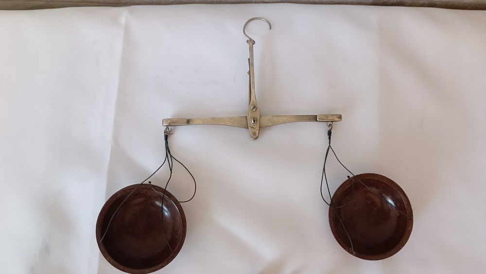 Малка везна с теглилки - бижутерска - Сделано в СССР