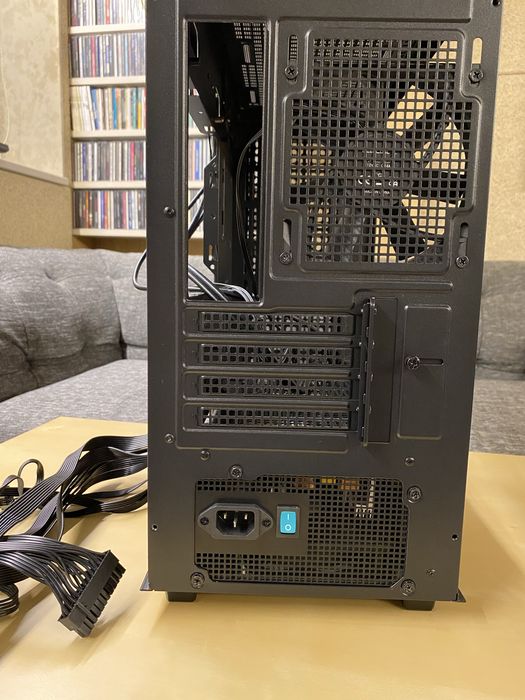 Компютърна кутия със захранване  Deepcool