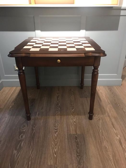 Шахматный стол (дерево,камень)