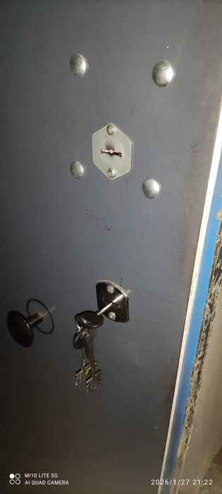 Продам дверь входную