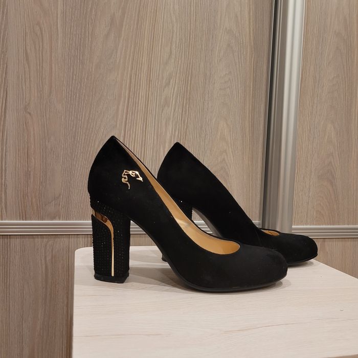 Продам  женскую обувь