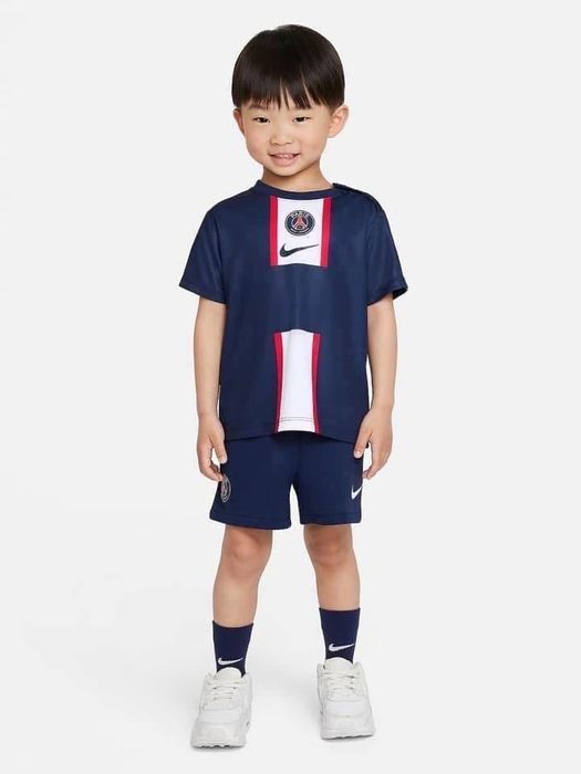 Nike x Paris Saint Germain FC