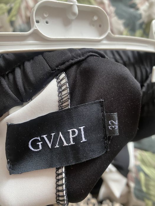 Pantaloni barbati guapi