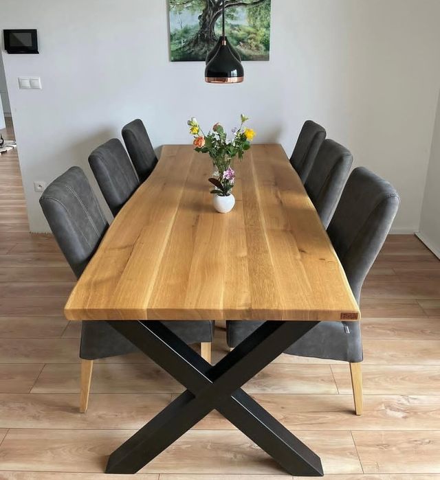 Трапезни маси от масив дъб с метални крака