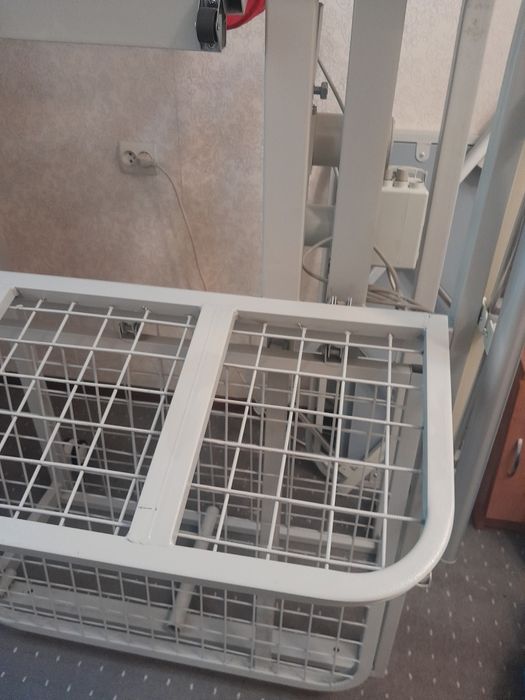 Кровать  для ухода за лежачим
