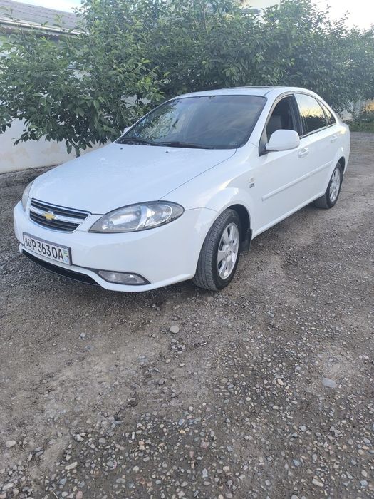 Jentra. Chevrolet