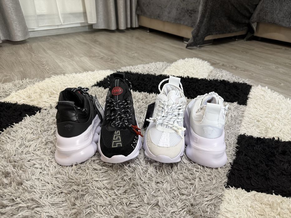 Versace chain reaction