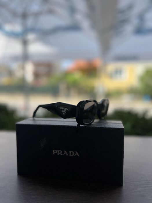 Слънчеви очила Prada