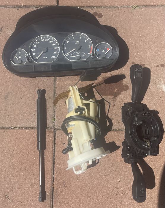 Продавам части за бмв е46 купе 328си