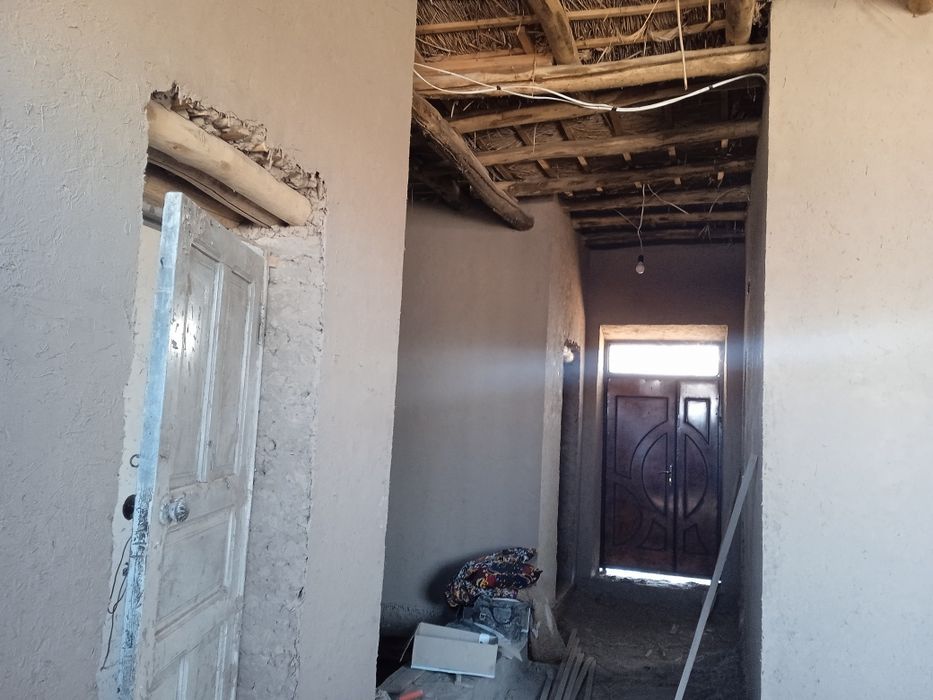 Уй сотилади . Кировда . 9 мактаб оркасинда. Зарафшон кучада