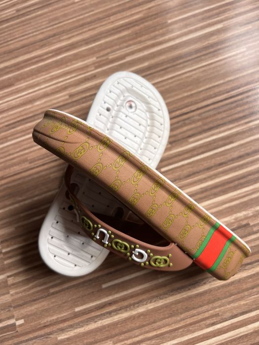 Papuci plaja noi nouti